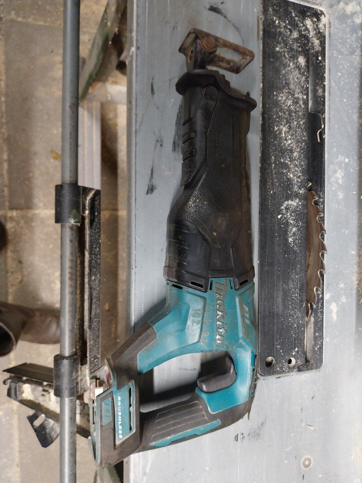 makita DJR 187 reciprozaag opknapper defect., Doe-het-zelf en Verbouw, Gebruikt, 70 mm of meer, Ophalen of Verzenden, Reciprozaag