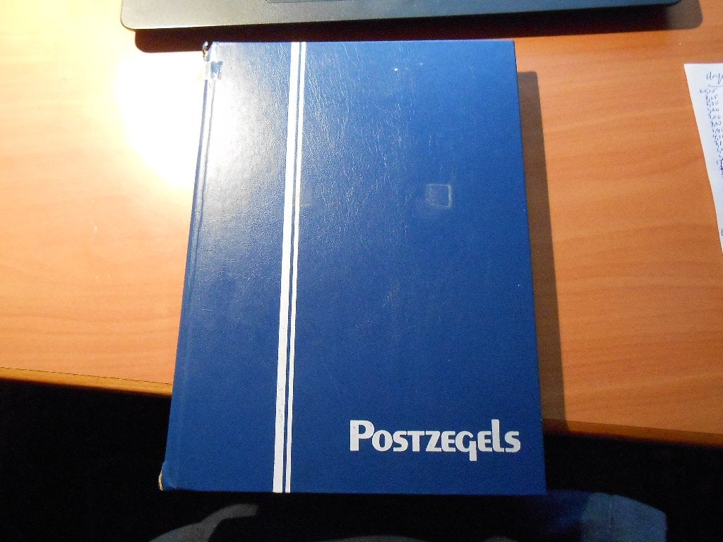 postzegelverzameling Anguilla in insteekalbum, Postzegels en Munten, Postzegels | Volle albums en Verzamelingen, Ophalen of Verzenden