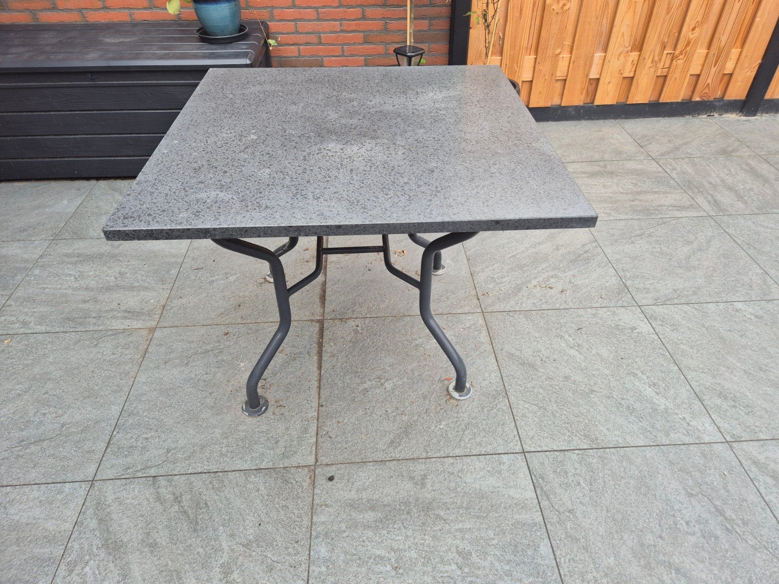Natuurstenen tafel 100x100cm met onderstel, Tuin en Terras, Tuintafels, Ophalen