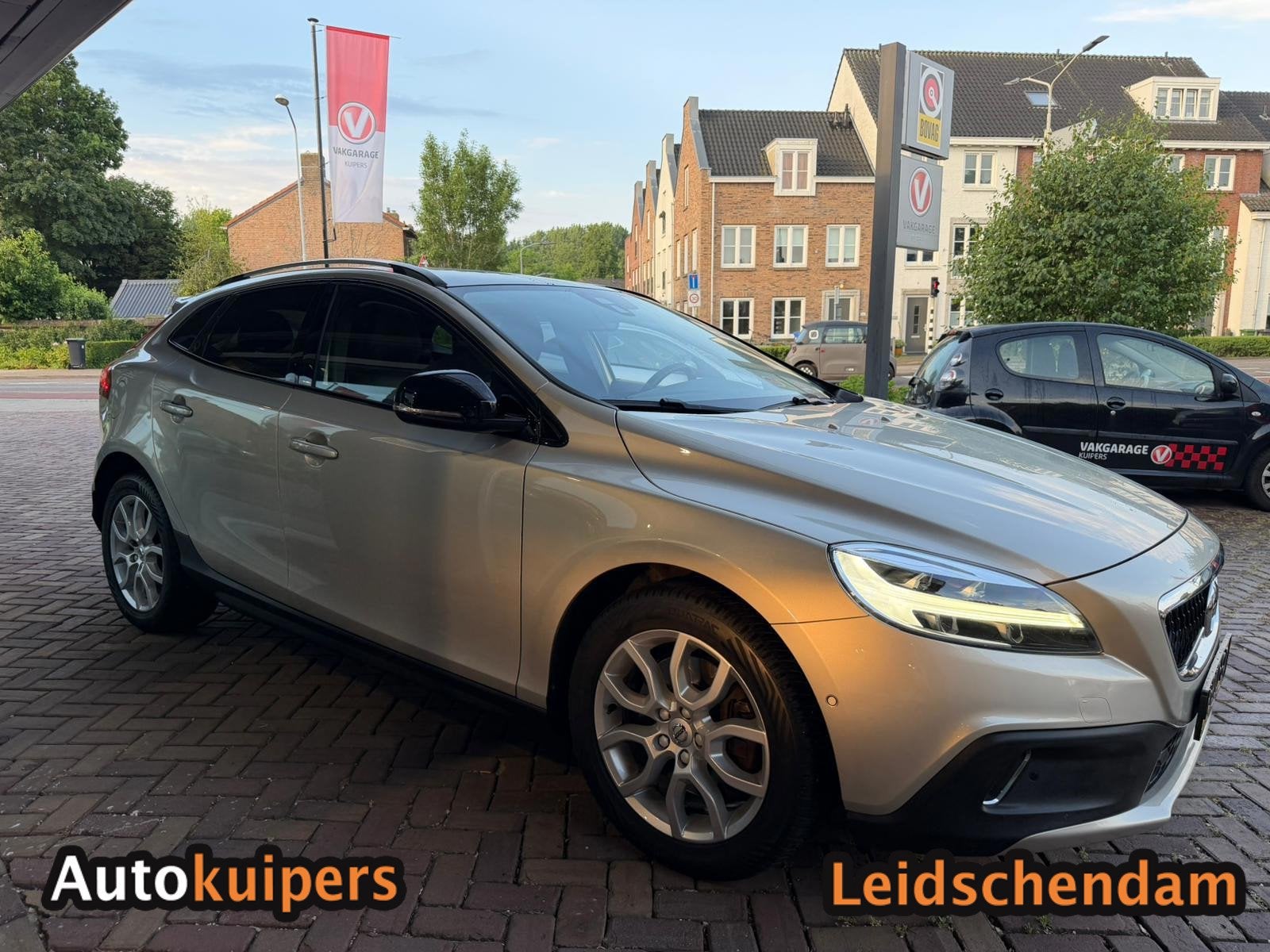 Volvo V40 Cross Country 1.5 T3 Polar+ Luxury, Auto's, Volvo, 12 maanden, 4 cilinders, 152 pk, Automatische klimaatregeling