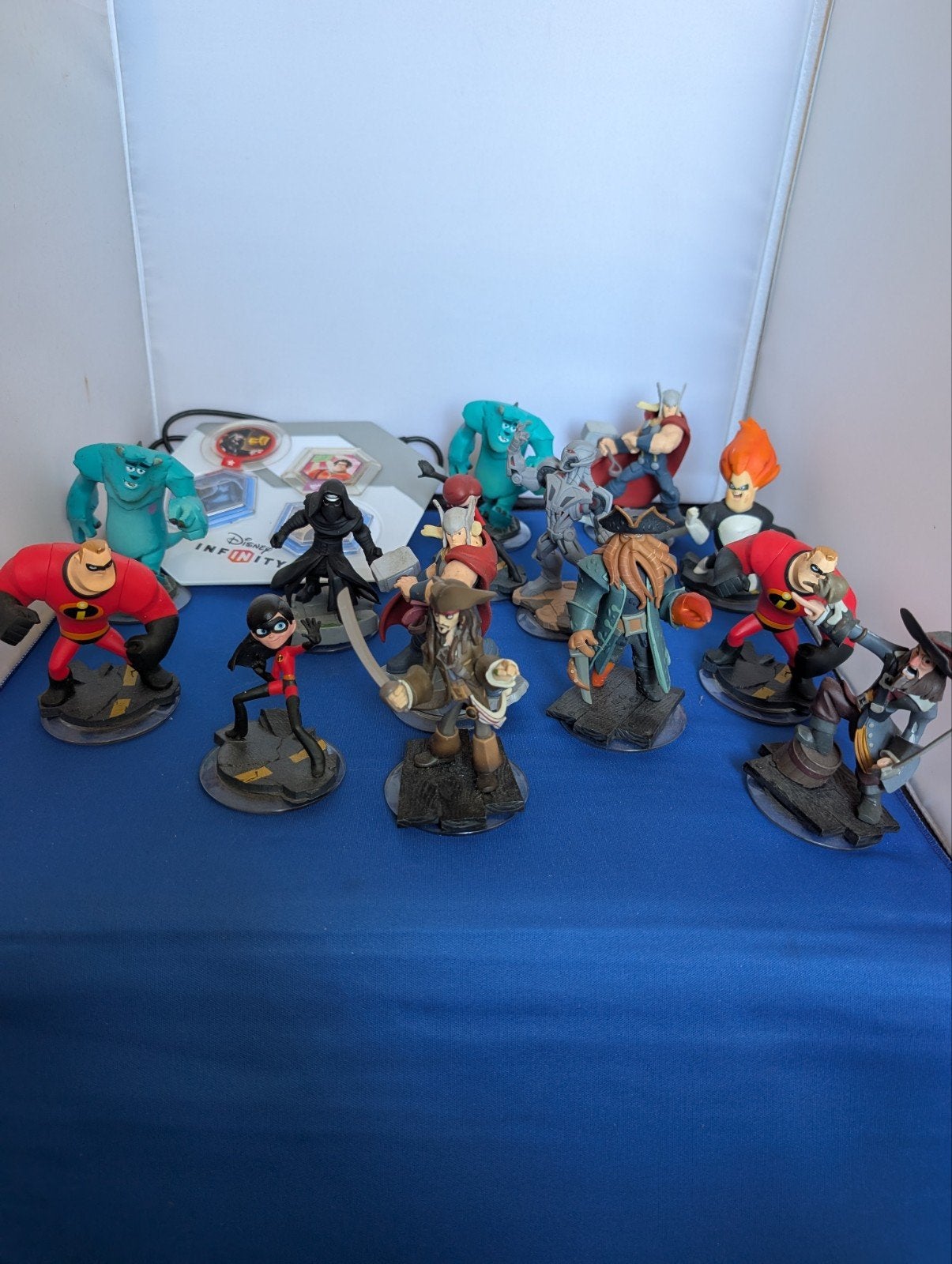 Disney Infinity Starter Pack met 15 Figuren en Base, Ophalen of Verzenden, Gebruikt