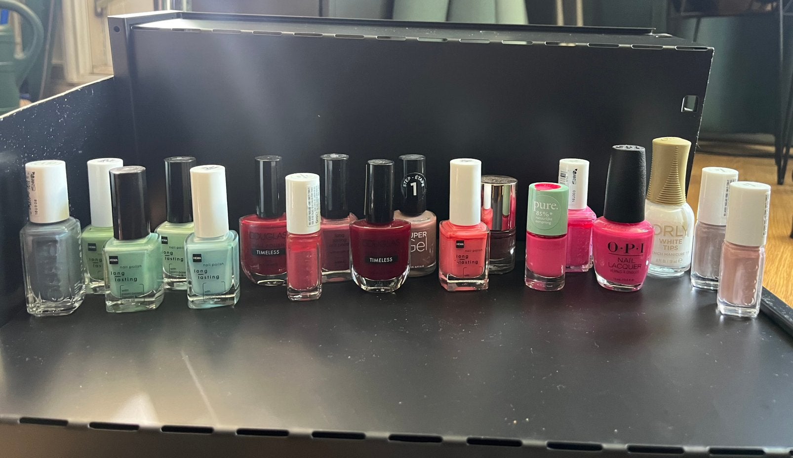 Nagellakpartij - 18 stuks - graag samen weg, Ophalen, Zo goed als nieuw, Overige kleuren, Handen en Nagels