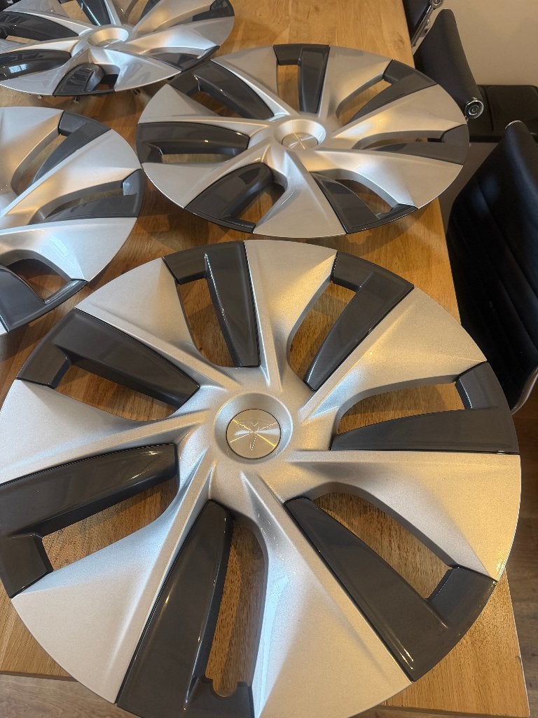 Set van 4 originele wieldoppen Tesla model Y 19 inch - nieuw, Auto diversen, Ophalen, Nieuw