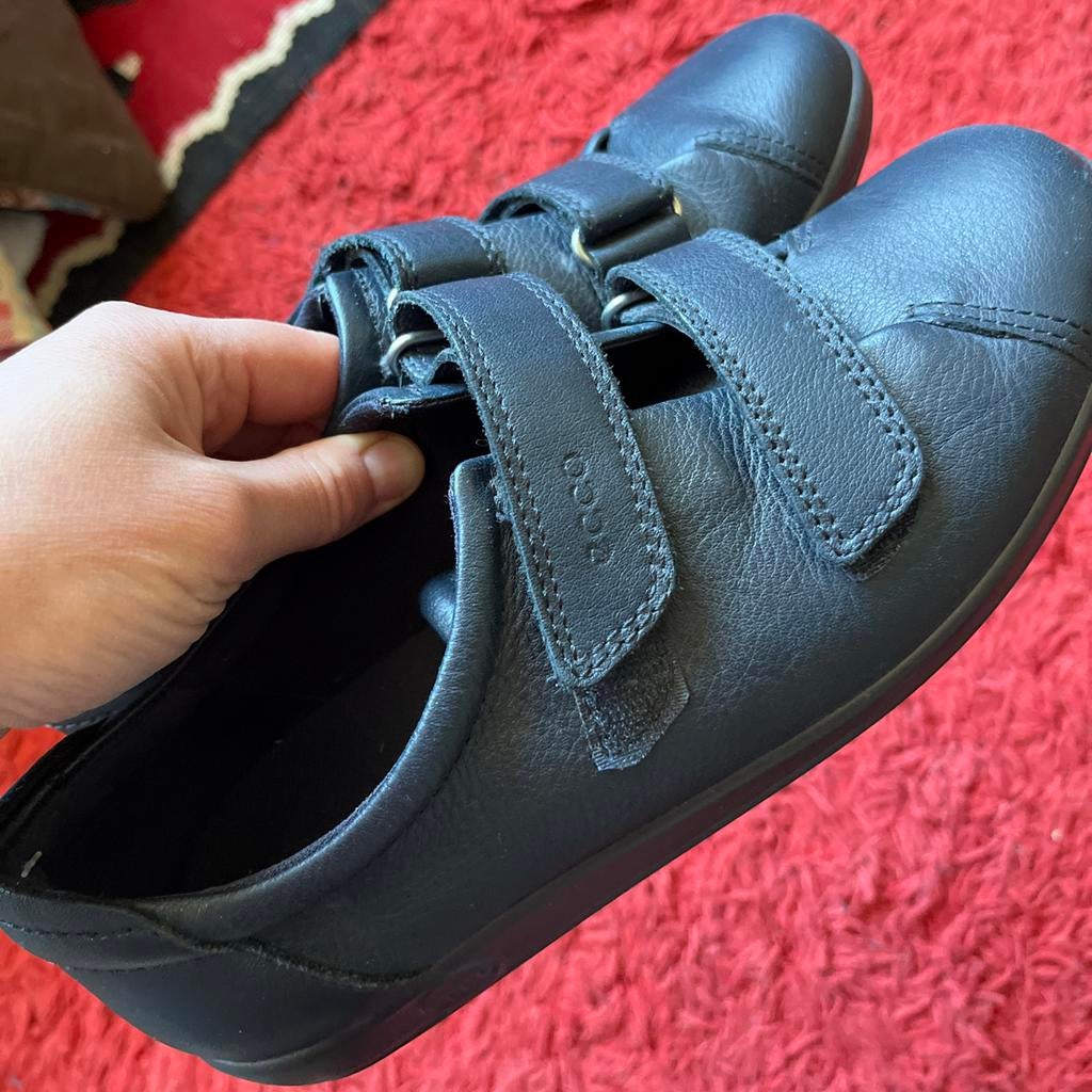 Nieuwe donkerblauwe zacht leren Ecco schoenen, maat 39, Blauw, Instappers, Ophalen of Verzenden, Zo goed als nieuw