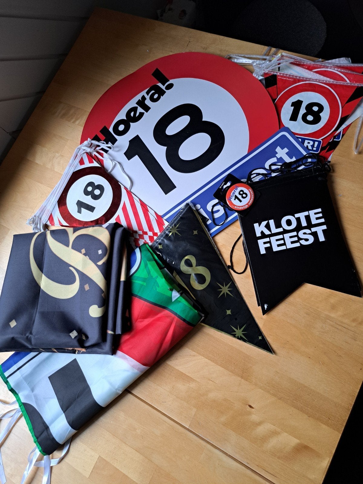 Feestversiering 18 jaar: compleet pakket voor een topfeest!, Ophalen, Gebruikt, Versiering, Verjaardag