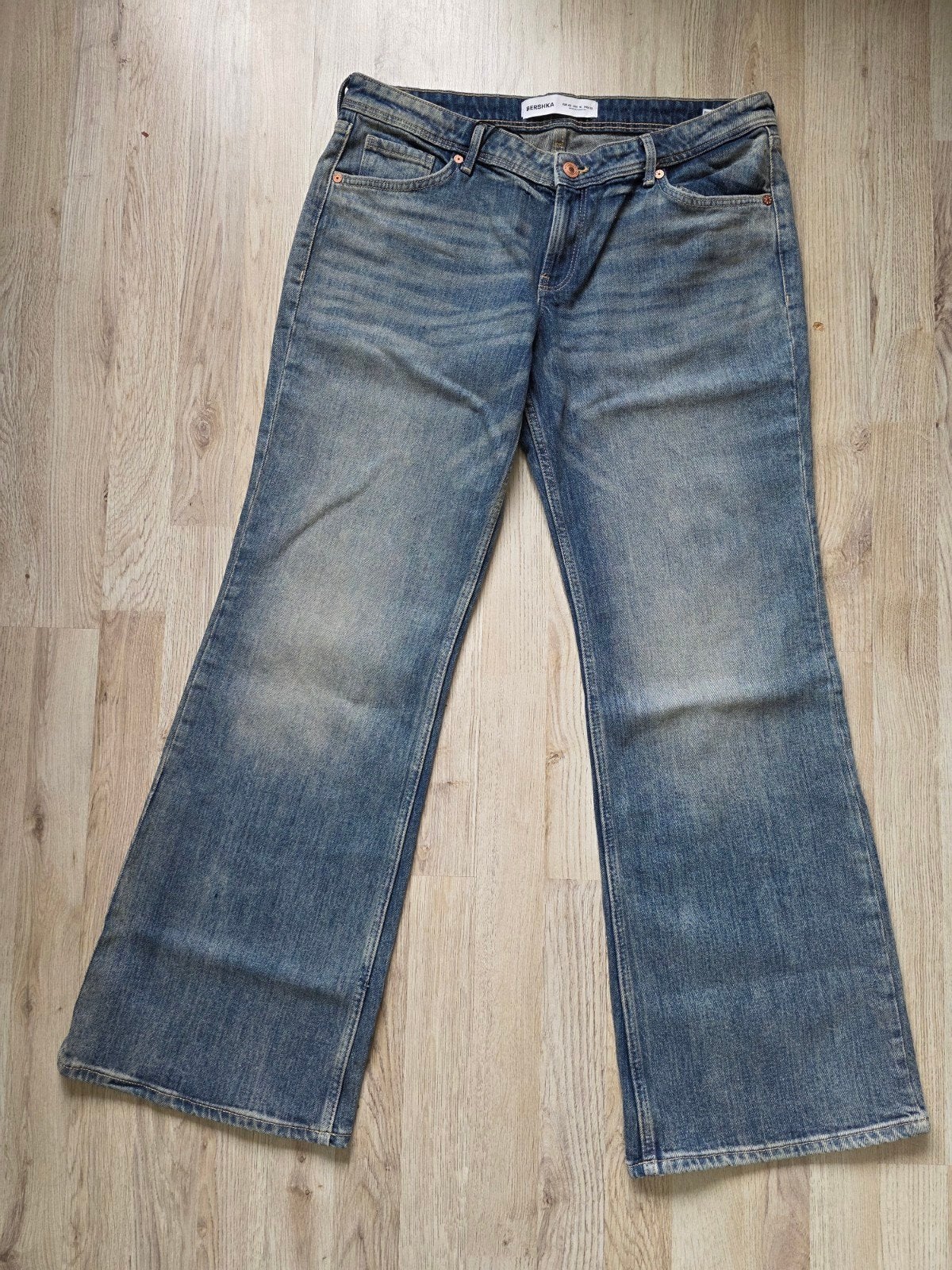 Nieuwe Bershka bootcut jeans maat 42, Blauw, Nieuw, W33 - W36 (confectie 42/44), Bershka