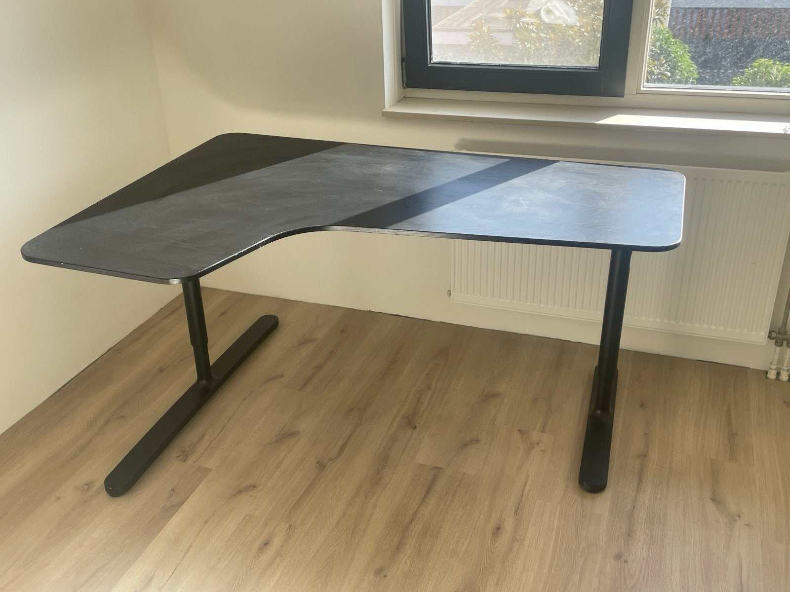 Hoekbureau zwart - Ruim en modern, Huis en Inrichting, Ophalen, Zwart, Gebruikt, Spaanplaat of MDF