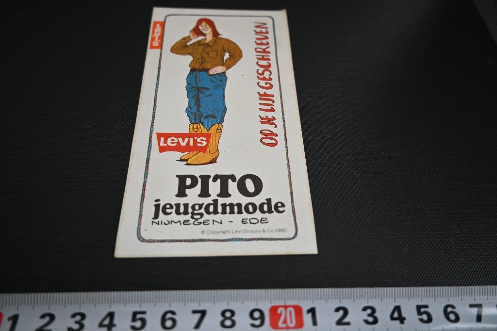 sticker Nijmegen Ede PITO Jeugdmode  LEVI'S, Verzamelen, Stickers, Ophalen, Zo goed als nieuw
