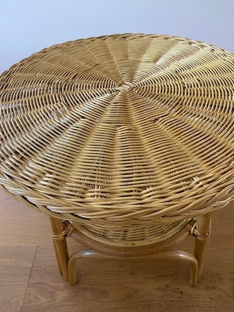 Rotan bijzettafel met twee niveaus, Huis en Inrichting, Tafels | Bijzettafels, Overige materialen, Minder dan 55 cm, Gebruikt