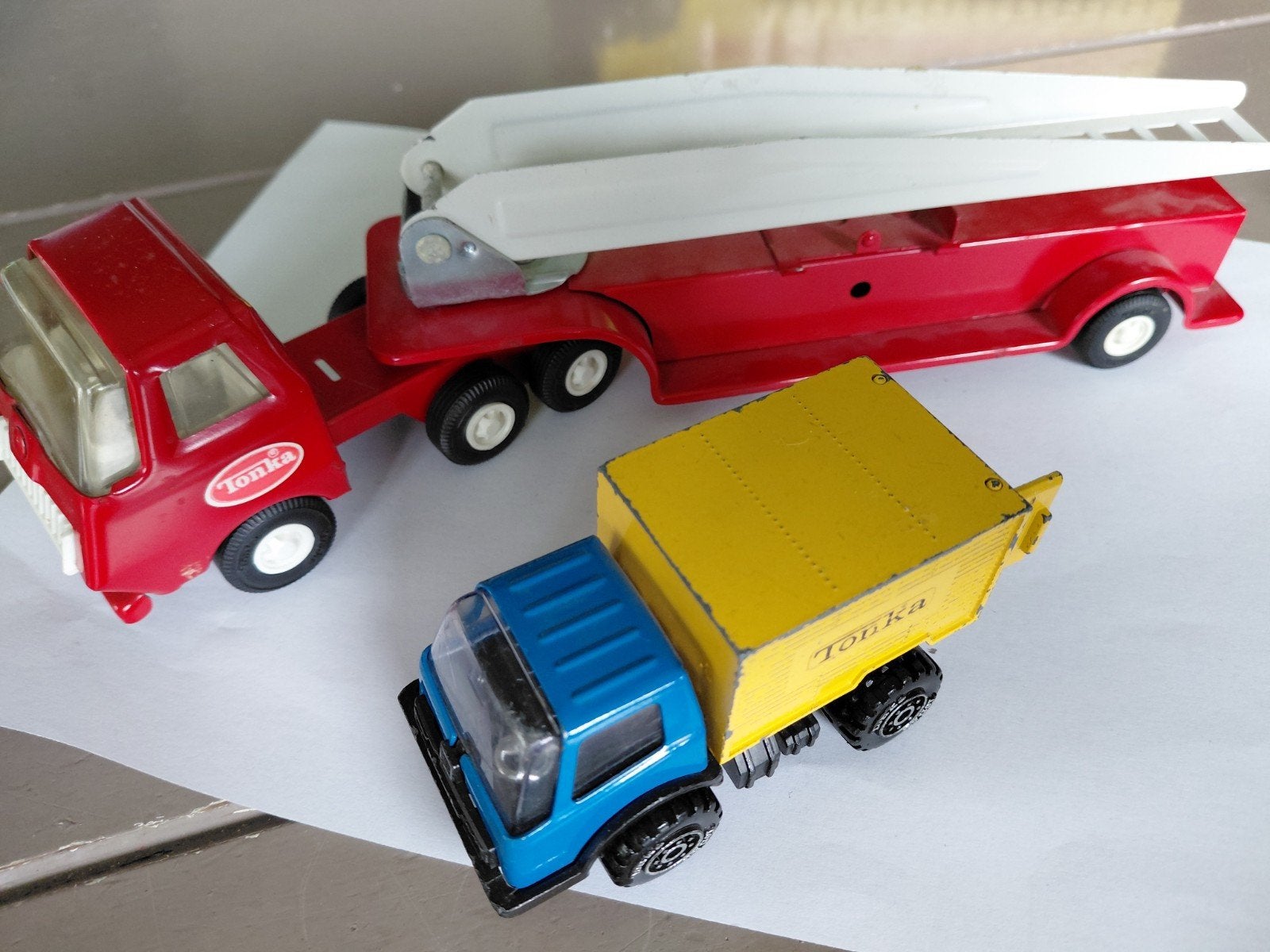 2 Tonka speelgoedauto's in één koop, Ophalen of Verzenden, Gebruikt
