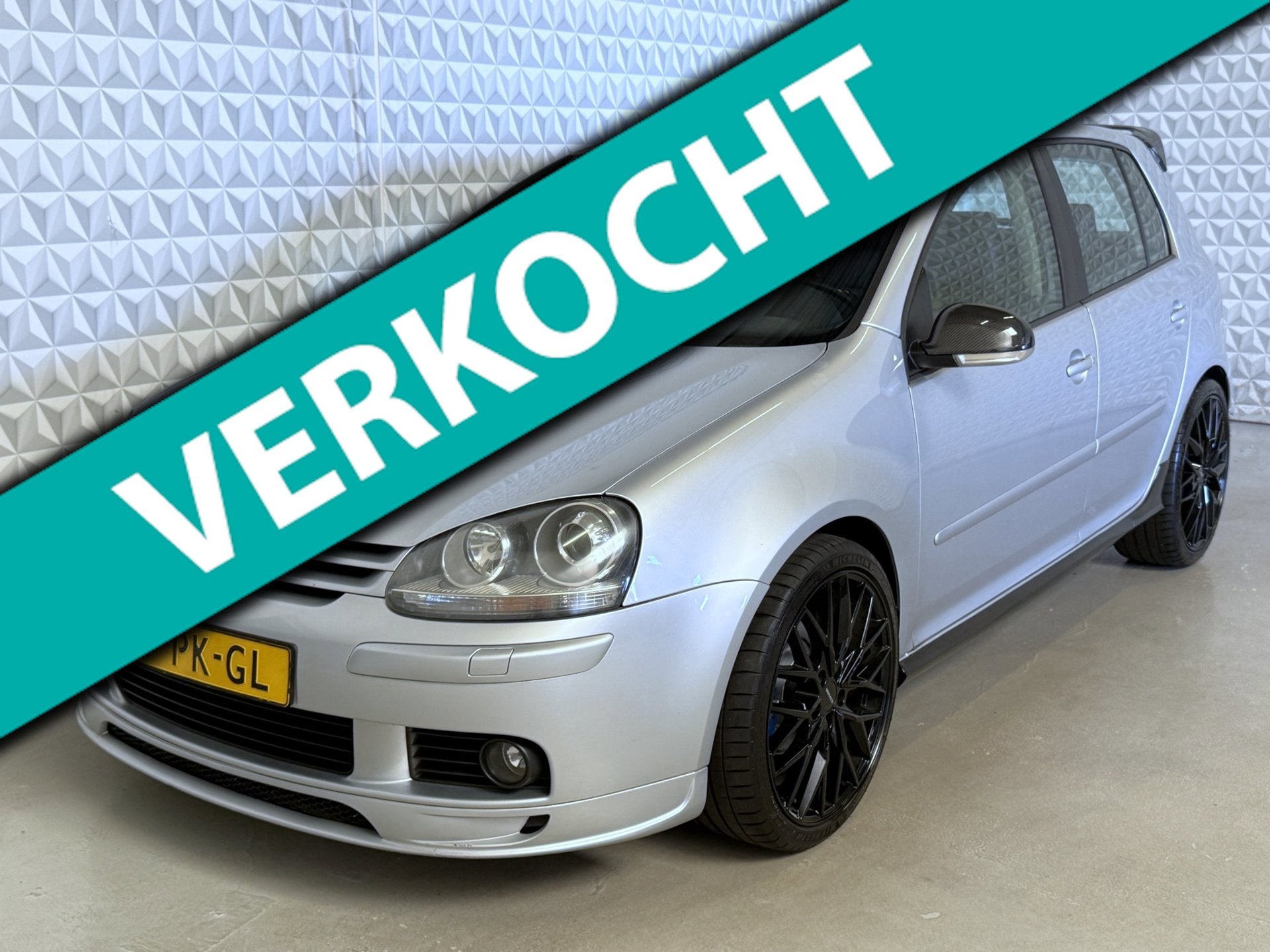 Volkswagen Golf 1.6 FSI Sportline / DIKKE & STOERE UITVOERIN, Auto's, Voorwielaandrijving, Gebruikt, Zwart, 4 cilinders