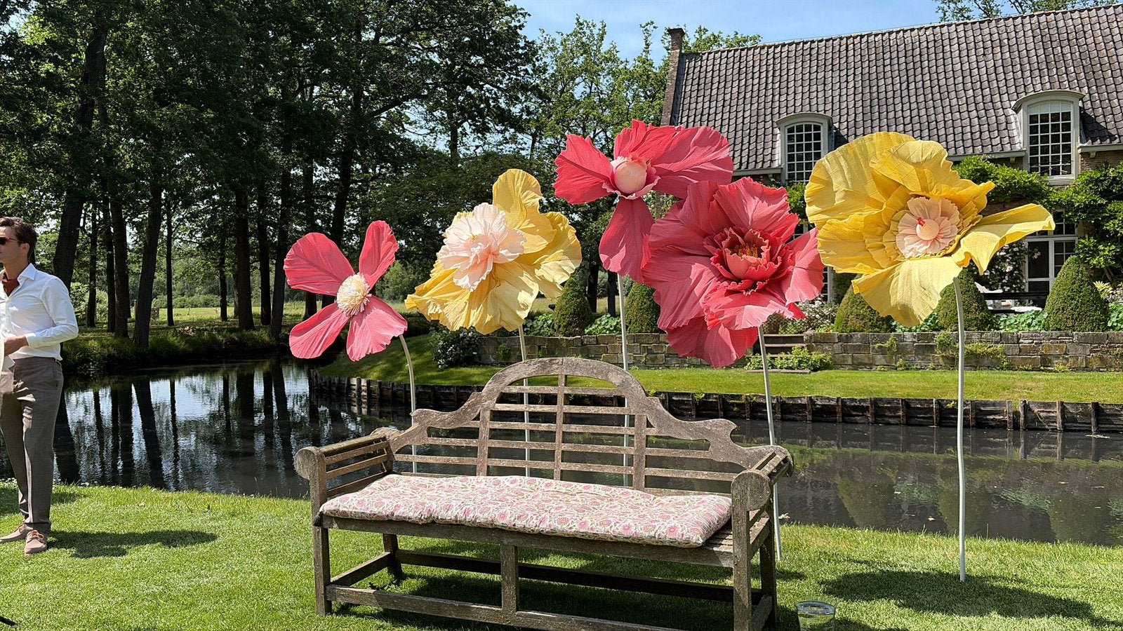 Grote papieren bloemen HUUR, Ophalen, Nieuw, Versiering, Geboorte of Huwelijk