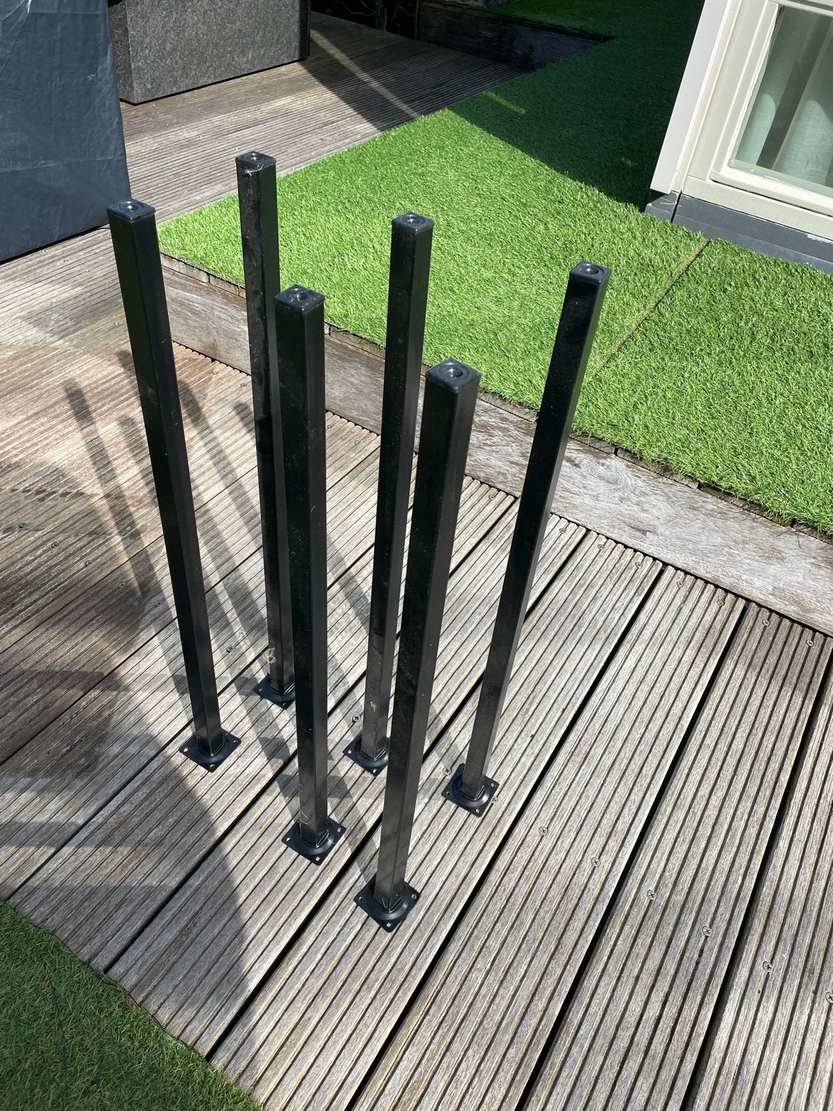 6 metalen palen met voetplaat - 75 CM, Ophalen, Zo goed als nieuw