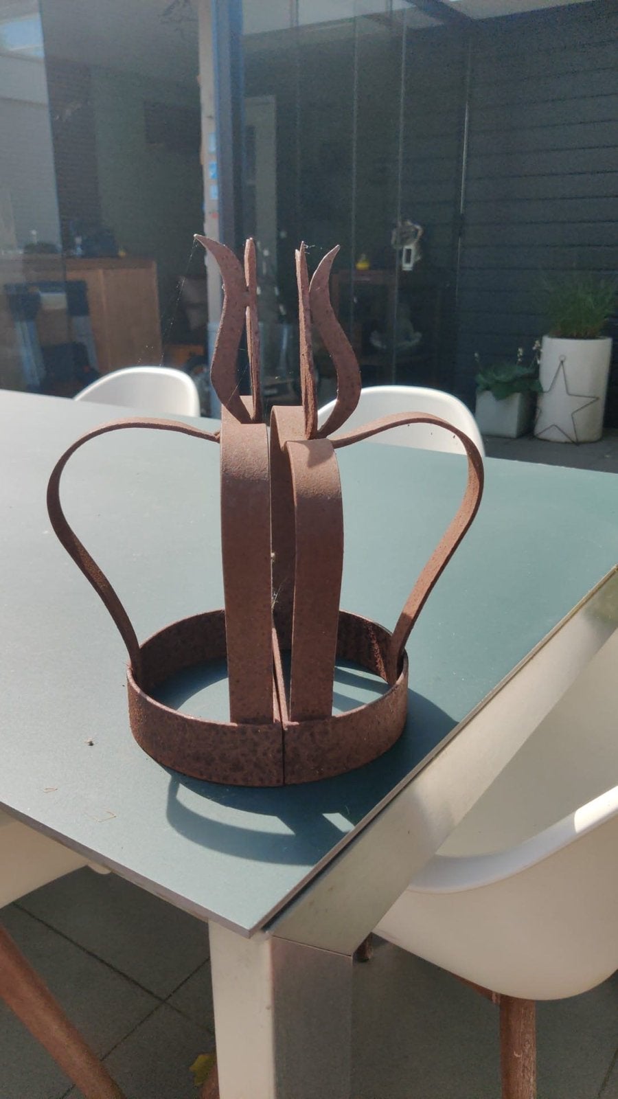 Decoratieve IJzeren Kroon - 32 cm hoog, 22 cm breed, Ophalen
