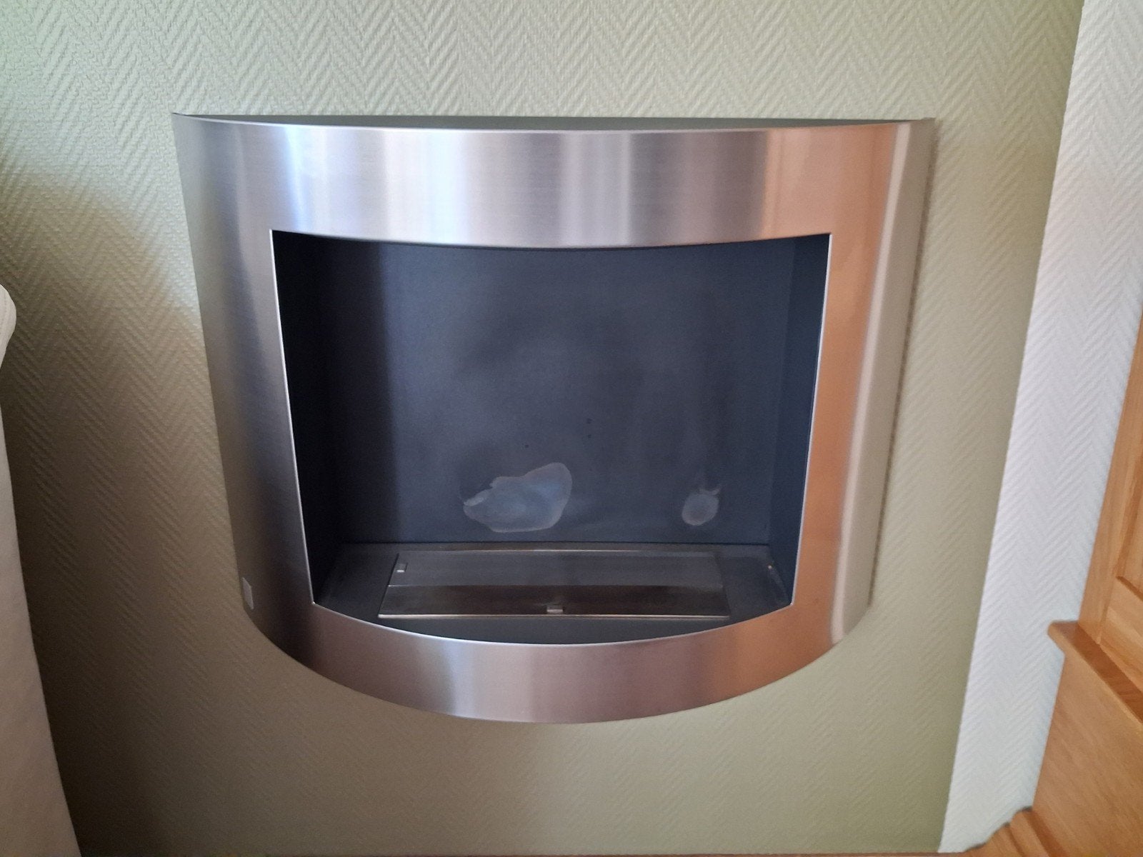 Wandhaard met bio-ethanol brander en elektrische sfeerhaard, Ophalen, Zo goed als nieuw, Hangende haard, Overige soorten