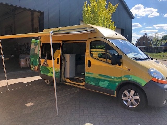 Gave Renault Trafic 2.5ltr -135pk - 4 zit en 2 slaapplaatsen, Overige merken, Chemisch toilet, Buscamper of Camperbus, Treinzit