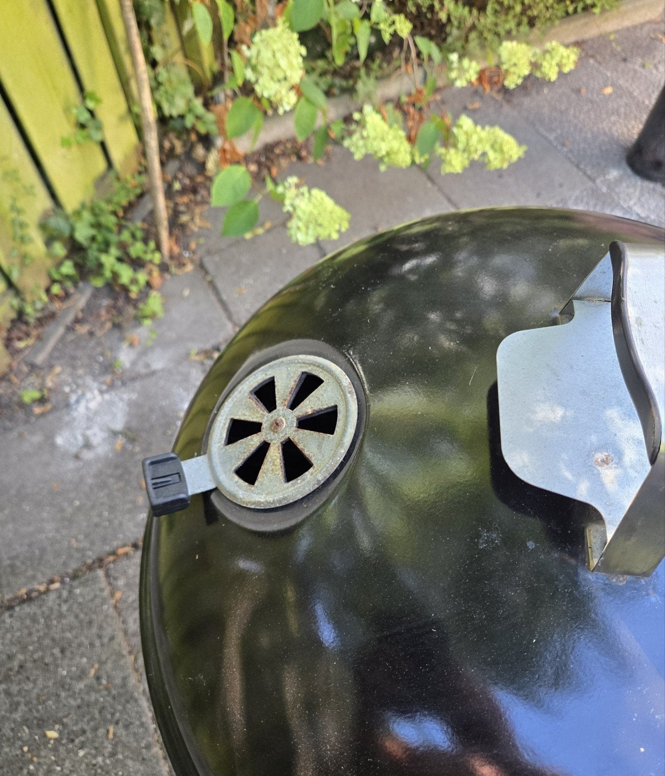 gebruikte maar in goede staat grote 57 cm bbq, Tuin en Terras, Ophalen, Gebruikt