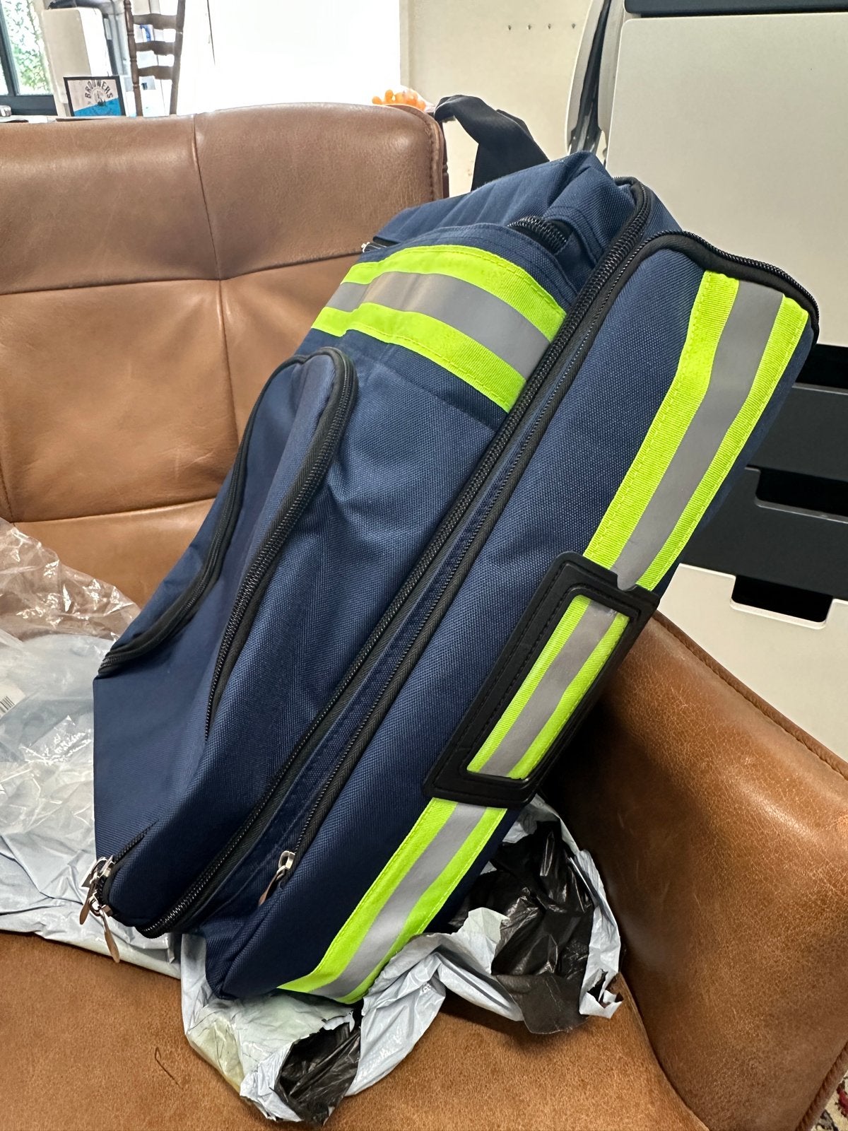 Nieuwe EHBO-rugzak met reflecterende strepen, 25 tot 40 cm, Nieuw, Ophalen of Verzenden, Overige merken