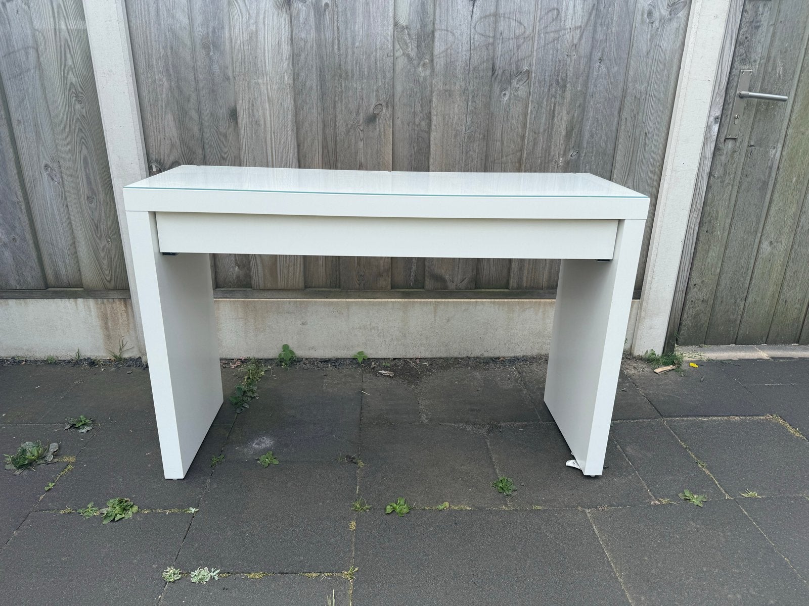 IKEA Malm make-up tafel / kaptafel met glasplaat, Huis en Inrichting, Ophalen, Gebruikt, 100 tot 150 cm, Minder dan 100 cm