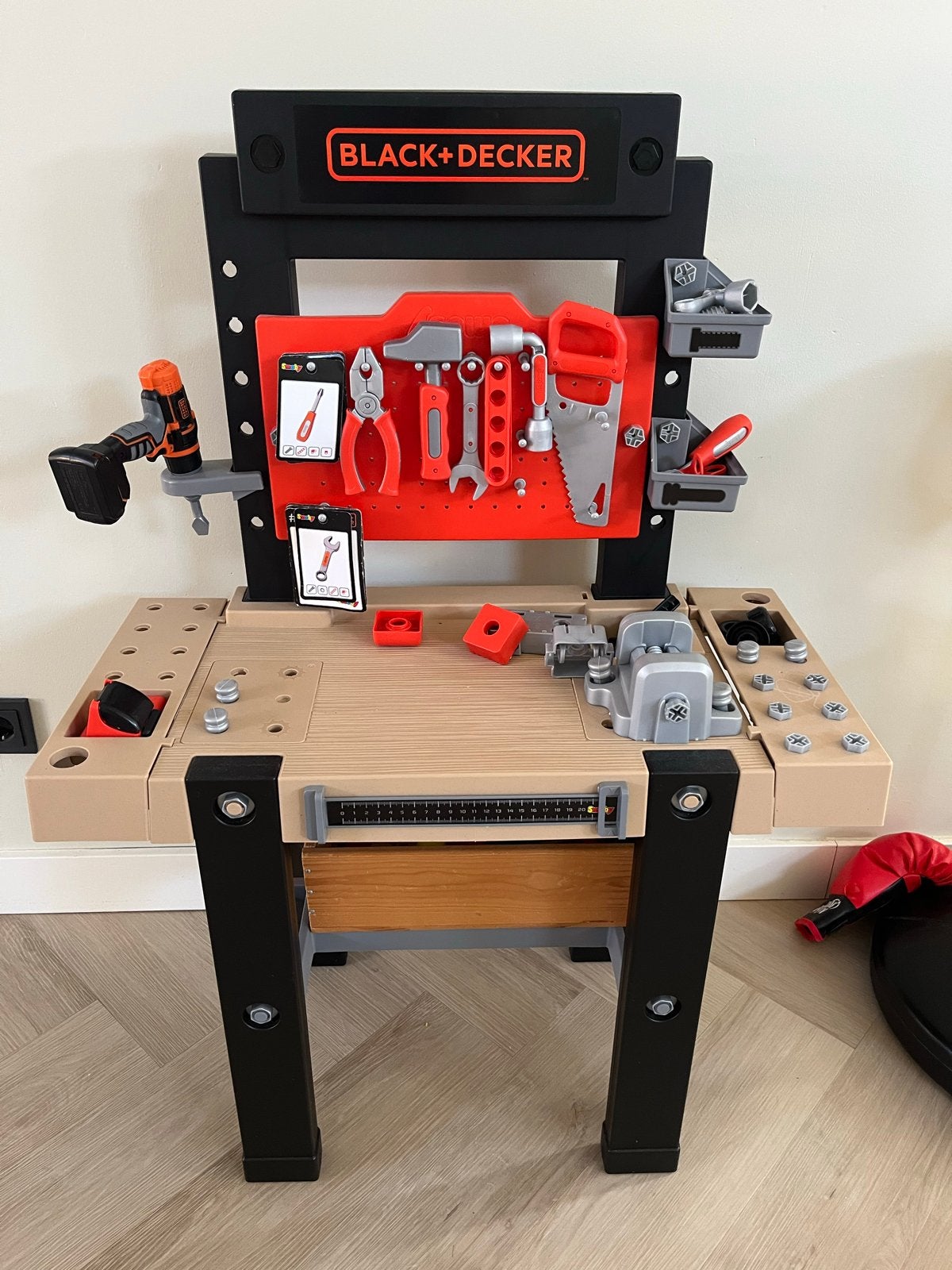 Smoby Black+Decker speelgoed werkbank – topstaat, Ophalen of Verzenden, Zo goed als nieuw, Knutselen