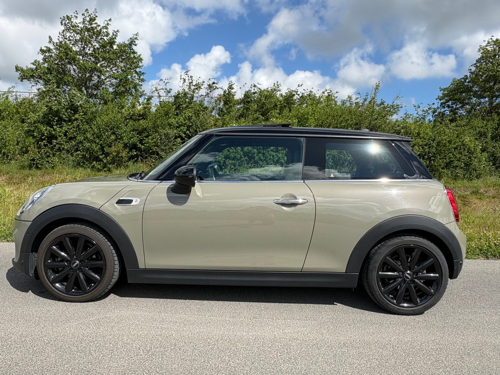 MINI Cooper 136 PK | Emerald Grey | Panoramadak, Auto's, Mini, Voorwielaandrijving, 136 pk, Zwart, USB