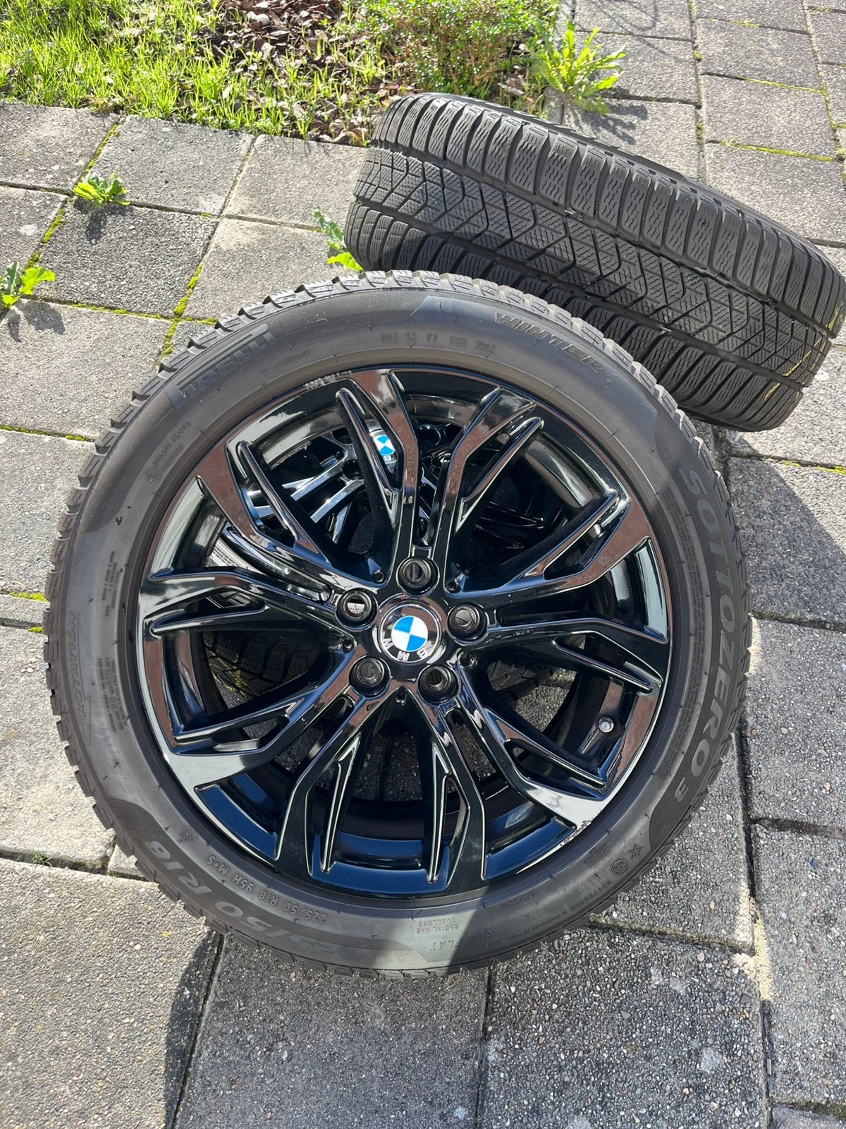 Originele BMW X1 18” velgen + NIEUWE Pirelli winterbanden, Auto-onderdelen, Ophalen, 18 inch, Banden en Velgen, Nieuw