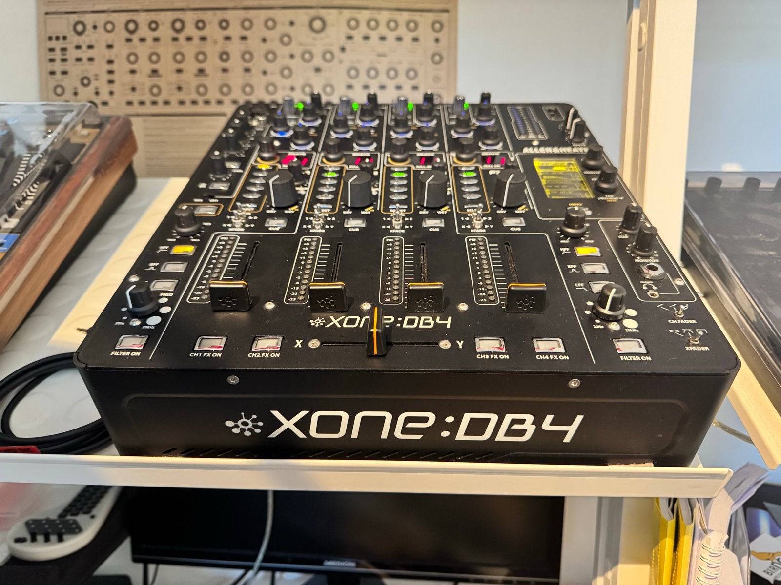 Allen & Heath DB4 DJ-mixer met Decksaver en UDG draagtas, Ophalen of Verzenden, Gebruikt, Dj-set, Overige merken