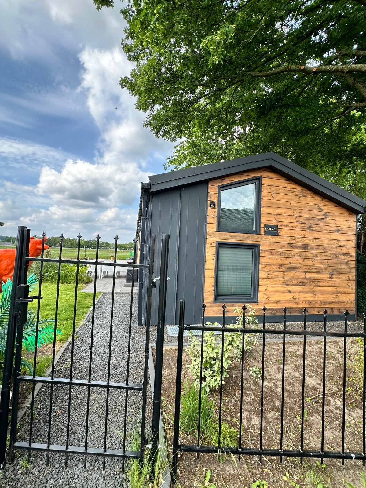 Te koop, Chalet Lathum, uitzicht op de IJssel, op huurgrond, 2 slaapkamers, Internet, Recreatiepark, Gelderland en Veluwe