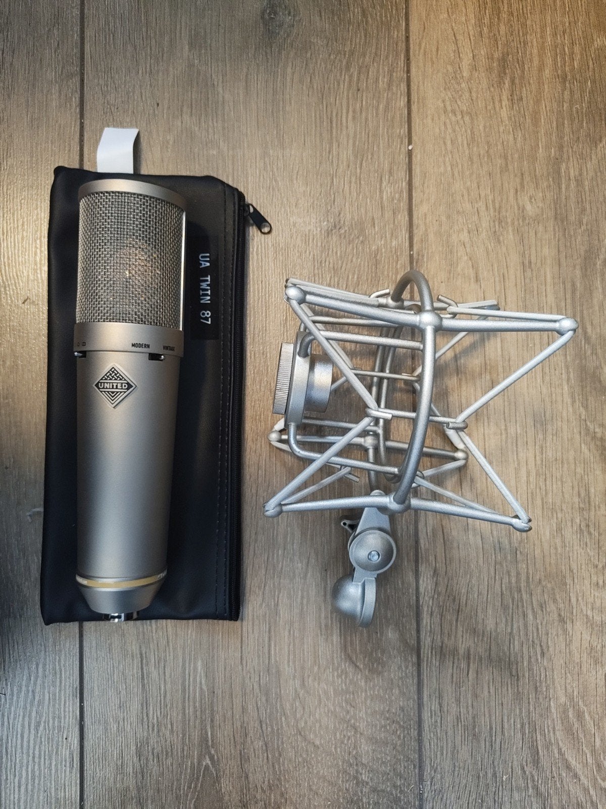 United studio technologies Twin 87 Studiomicrofoon, Ophalen of Verzenden, Zo goed als nieuw, Studiomicrofoon