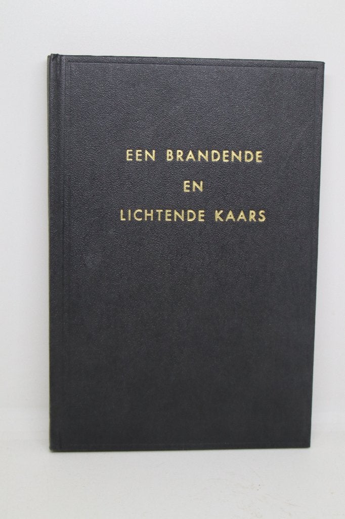 Een brandende en lichtende kaars - J. Pannekoek, Ophalen of Verzenden, Gelezen