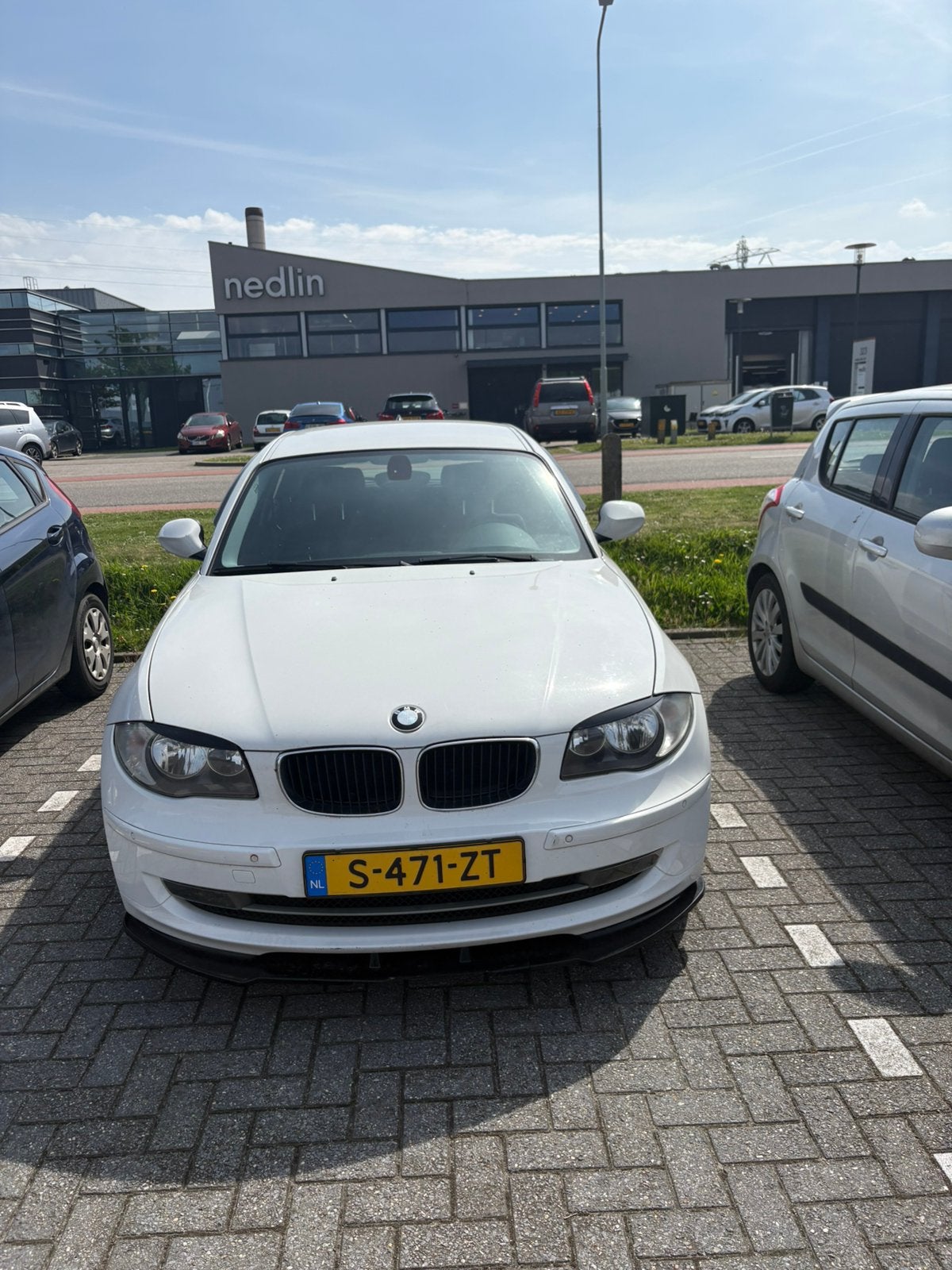 BMW 1-Serie 2.0 116I 5DR 2009 Wit, 1-Serie, Achterwielaandrijving, 1995 cc, 4 cilinders