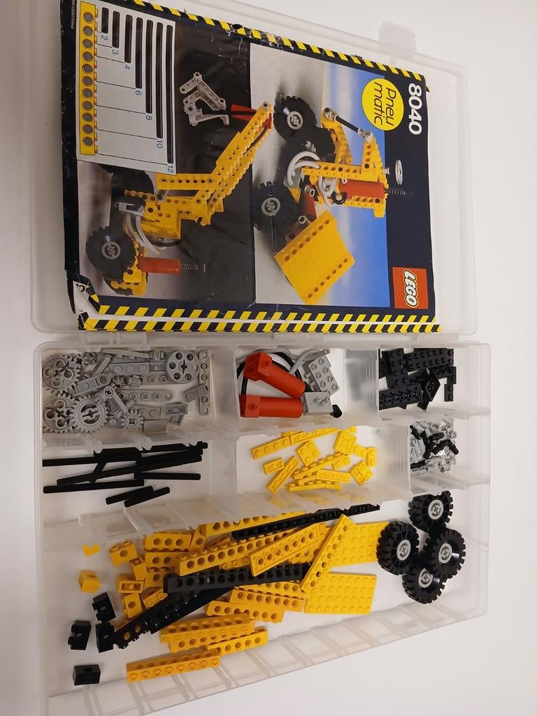 Lego 8040 universele bouwset met gehavende manual, Ophalen of Verzenden