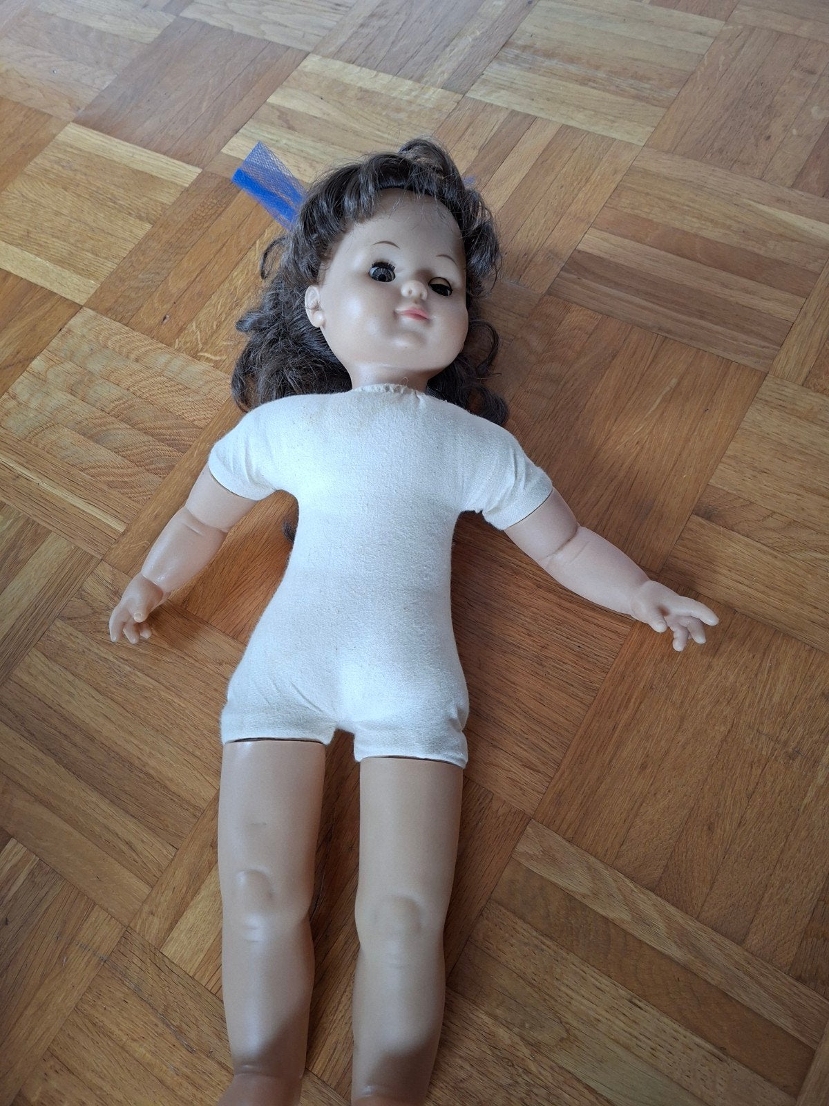 Vintage Babypop met Donker Haar - Gebruikt, Ophalen of Verzenden, Gebruikt, Babypop