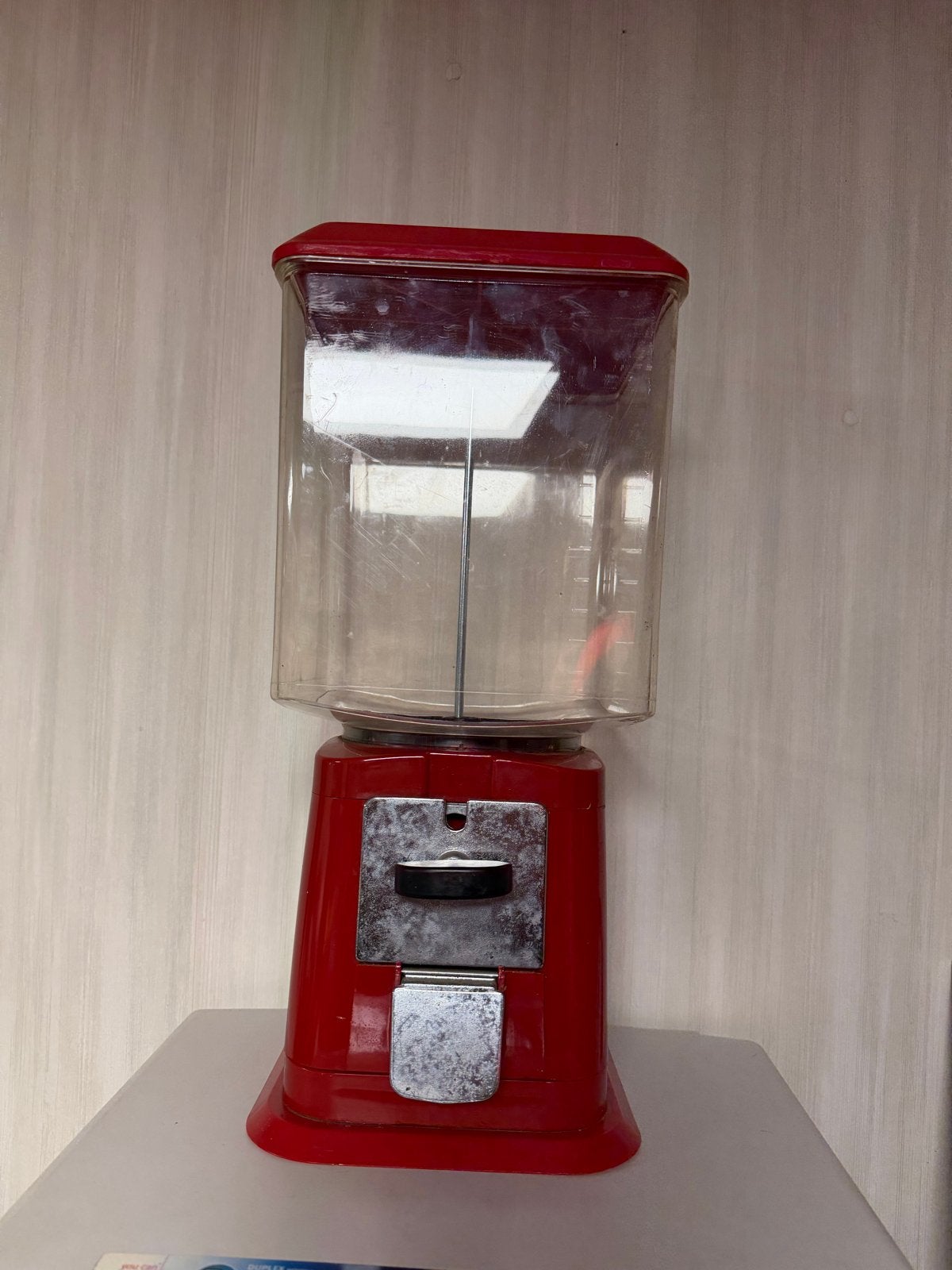 Vintage rode kauwgomballenautomaat, Ophalen of Verzenden, Gebruikt