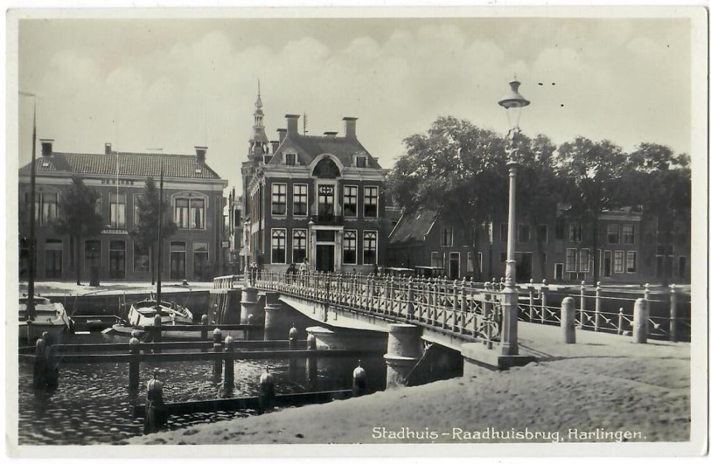 Harlingen - Stadhuis-Raadhuisbrug, Verzenden, 1920 tot 1940, Ongelopen, Friesland