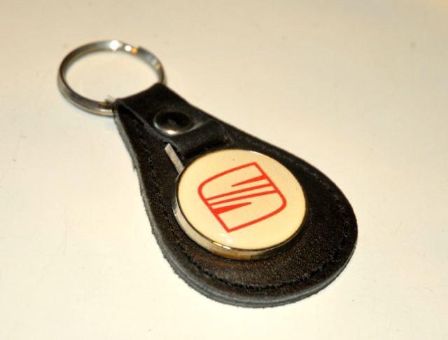SEAT - auto sleutelhanger - leder nieuw -  logo, Ophalen of Verzenden, Nieuw, Auto's