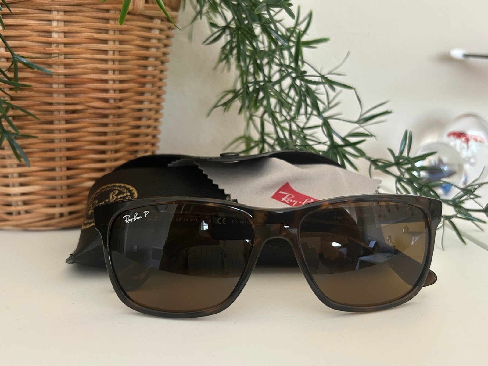 Ray-Ban Zonnebril RB 4181 Gepolariseerd - Zo goed als nieuw, Zonnebril, Bruin, Ophalen of Verzenden, Zo goed als nieuw