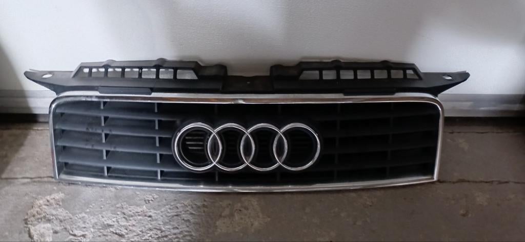 Audi A3 8P grill, Auto-onderdelen, Carrosserie en Plaatwerk, Ophalen of Verzenden, Audi, Bumper