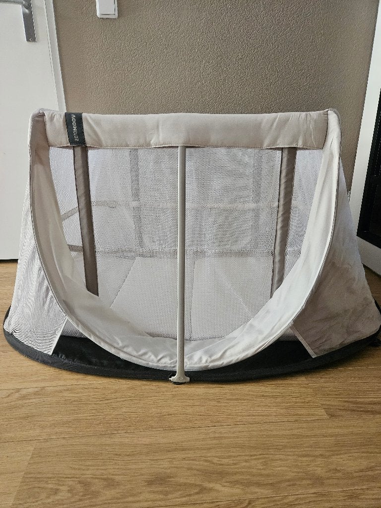 AeroMoov reisbed White Sand incl. matras & zonnescherm, Ophalen, Gebruikt, Reisbedje