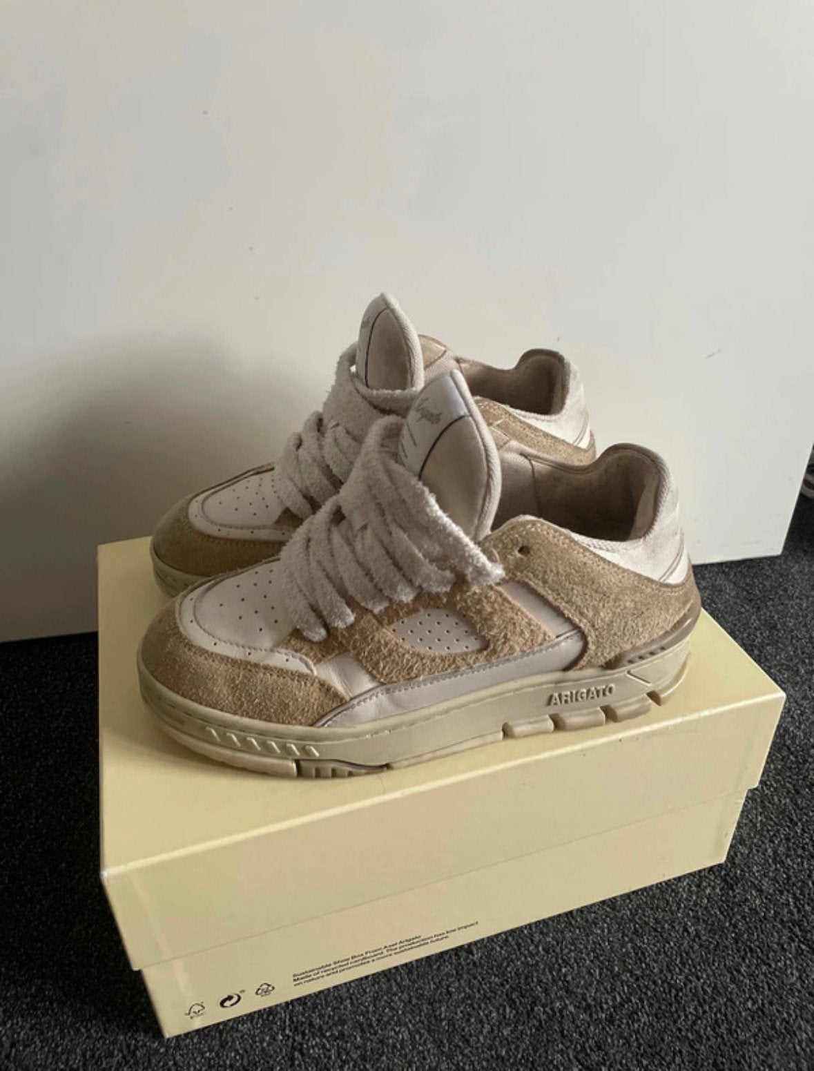 Axel arigato sneakers, Beige, Ophalen of Verzenden, Sneakers of Gympen, Zo goed als nieuw