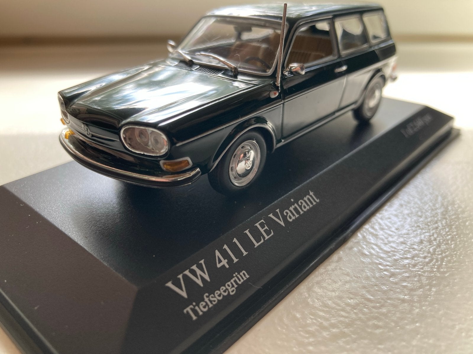 Minichamps VW 411 LE Variant 1969 1/43 - Nieuw, Hobby en Vrije tijd, Modelauto's | 1:43, Ophalen of Verzenden, Nieuw, Auto, MiniChamps