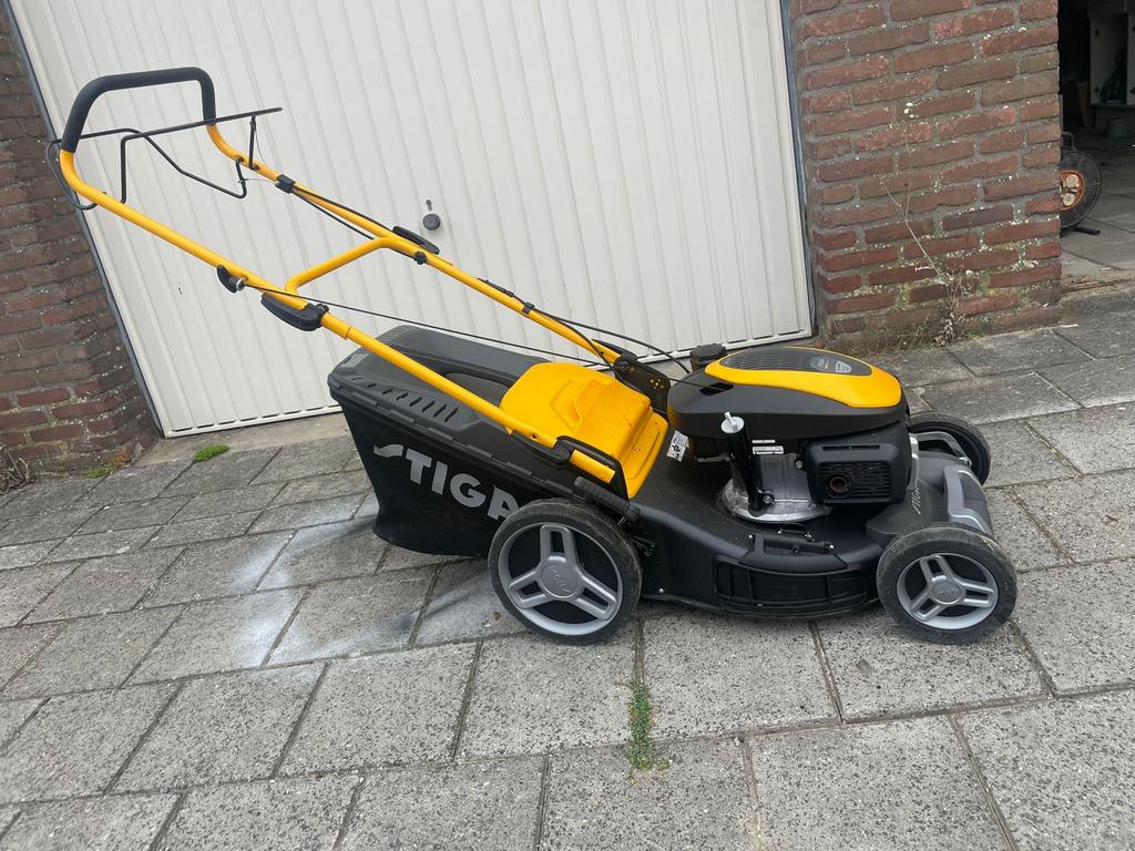Stiga Combi 48 SQ H Benzine Grasmaaier, Tuin en Terras, Grasmaaiers, Ophalen, Mulchfunctie, Zo goed als nieuw, Benzine-grasmaaier