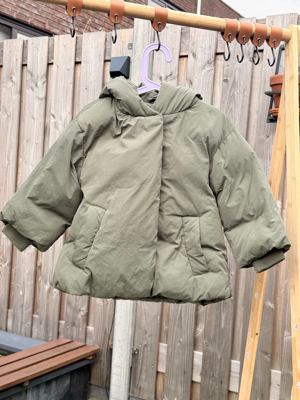 Next meisjes winterjas (104)  - Khaki groen, Ophalen of Verzenden, Zo goed als nieuw, Meisje, Jas
