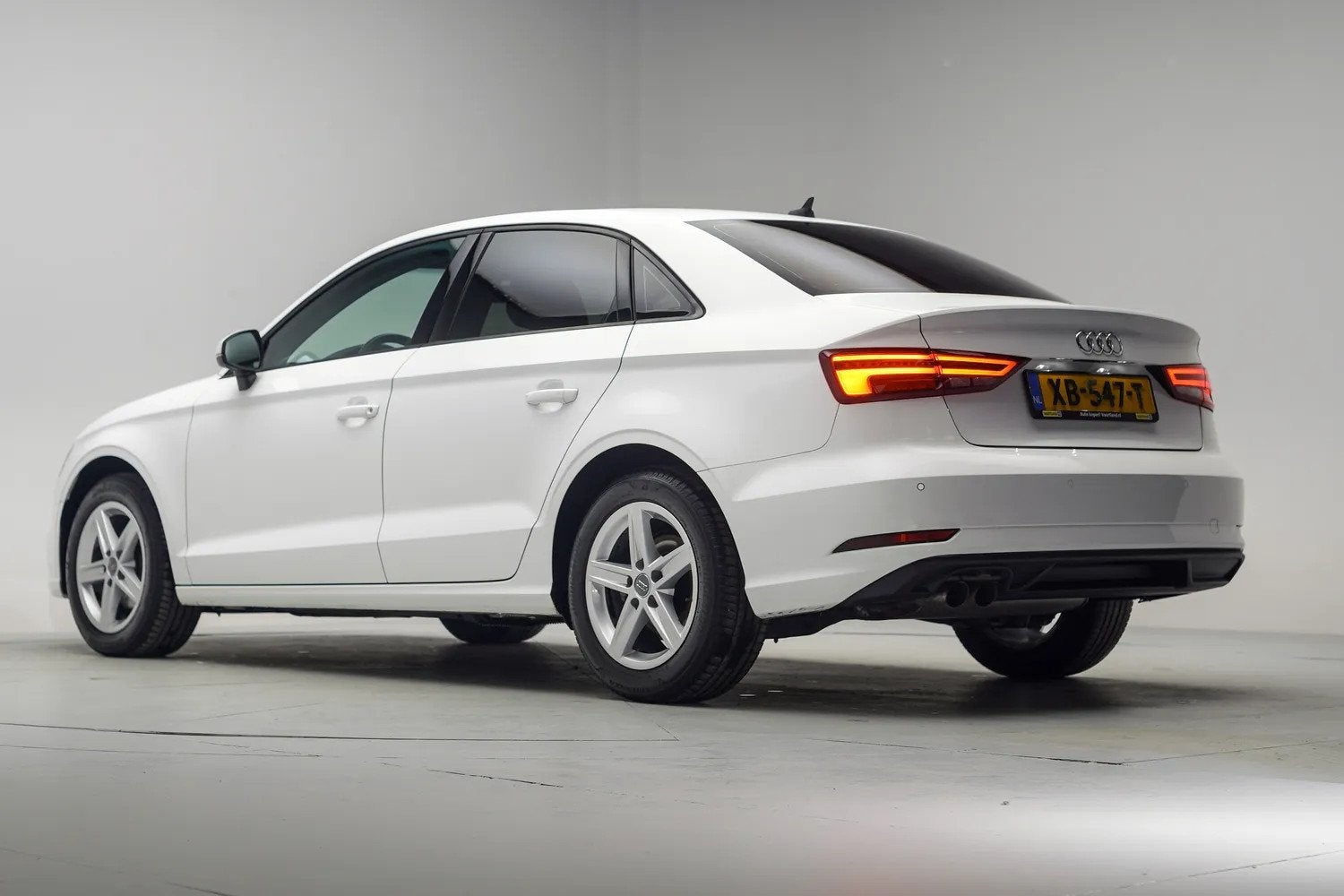 Audi A3 35 TFSI 150pk Pro Line Aut. [ Navi LED Climate ], Auto's, Automaat, Dealer onderhouden, 4 cilinders, 150 pk