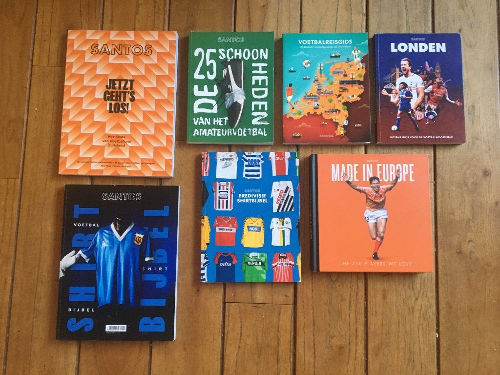voetbalboeken- - SANTOS Voetbalmagazines (  7 stuks ), Boeken, Ophalen of Verzenden, Zo goed als nieuw, Balsport