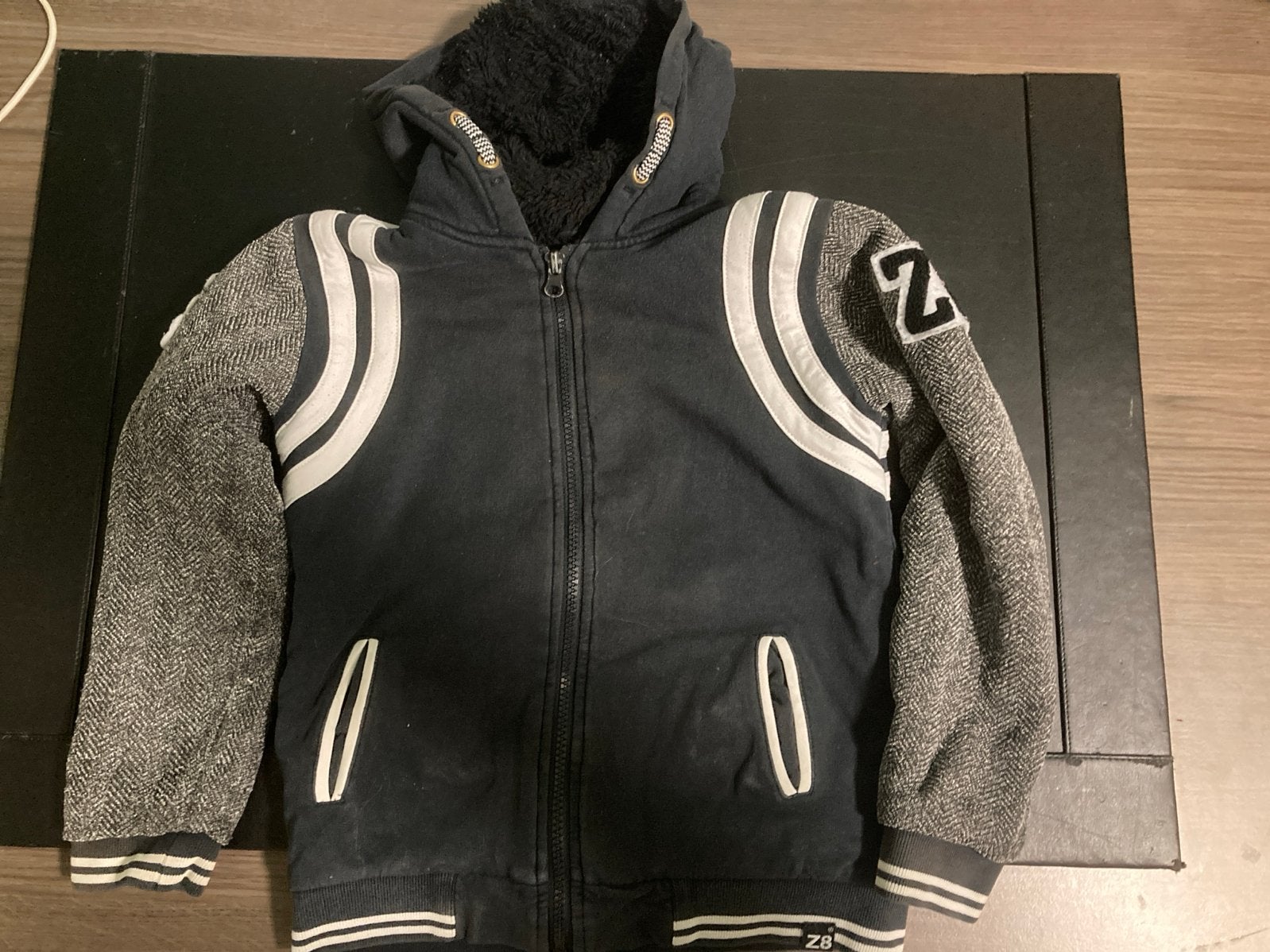 Warm en Cozy Vest Z8 Maat 128/134, Kinderen en Baby's, Kinderkleding | Maat 128, Ophalen of Verzenden, Gebruikt, Jongen of Meisje