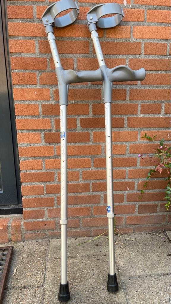 Krukken, Ophalen, In hoogte verstelbaar, Gebruikt