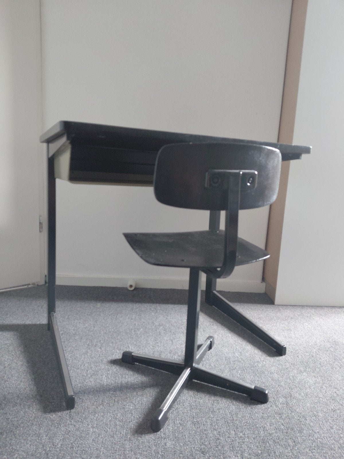 Mooie vintage schoolbank met bijpassende houten schoolstoel, Ophalen, Zwart, Gebruikt, Metaal