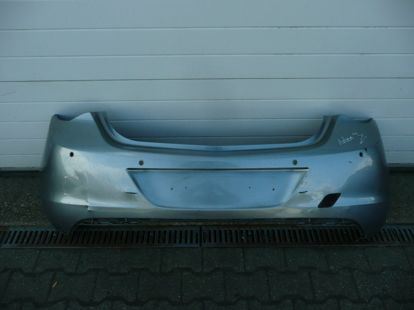 Opel Astra J Bumper Achterbumper 13266587 PDC Gaten, Auto-onderdelen, Gebruikt, -, -, Opel