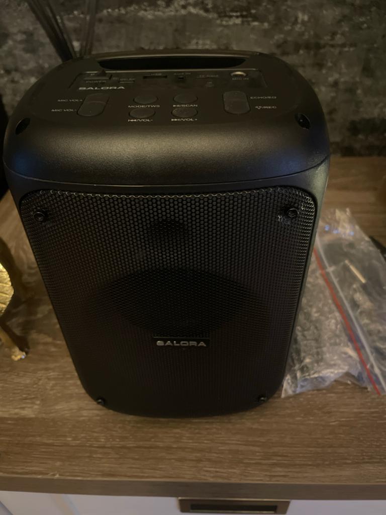 Salora speaker, Ophalen, Zo goed als nieuw, Complete set